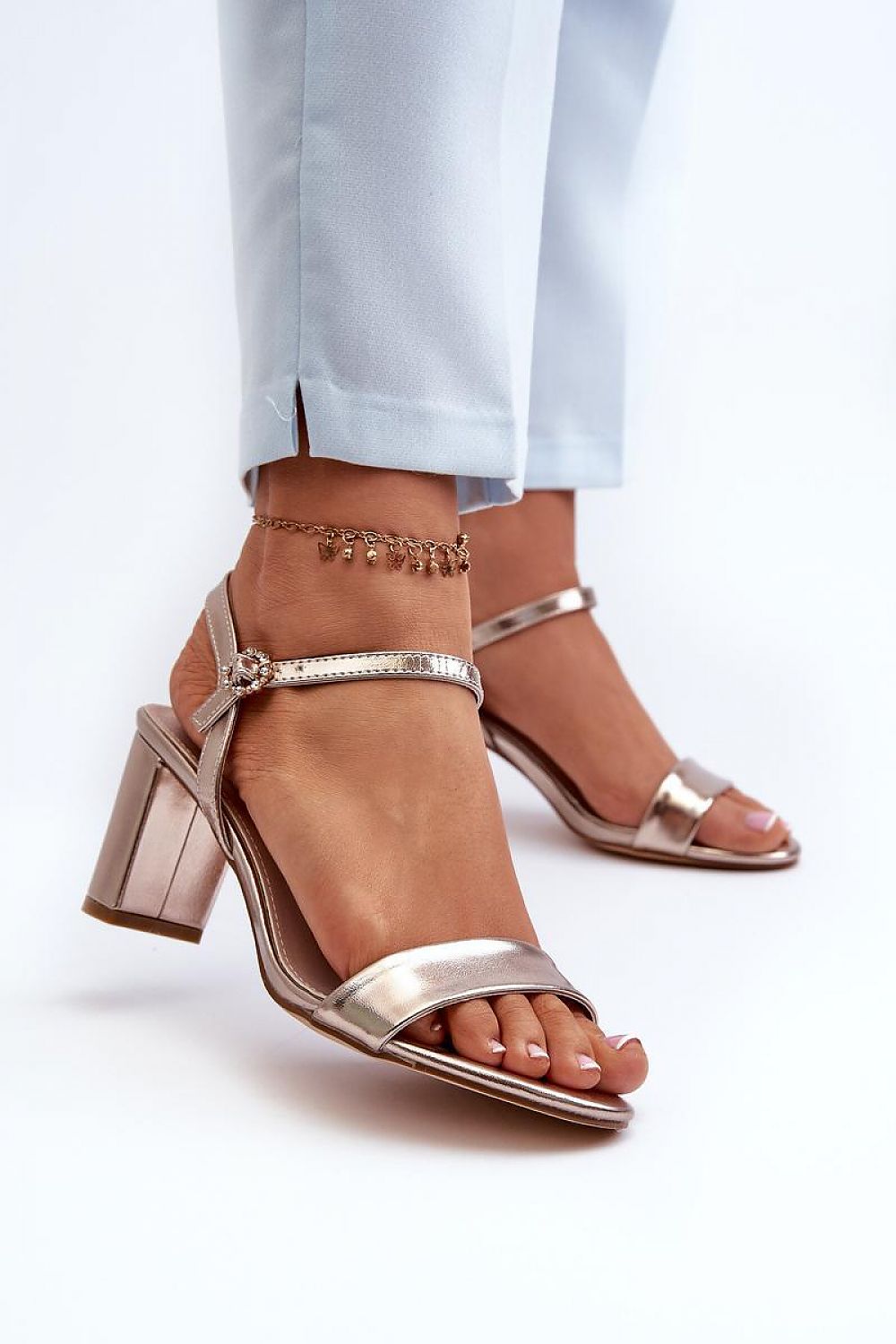 Sandalen mit Absatz Step in style