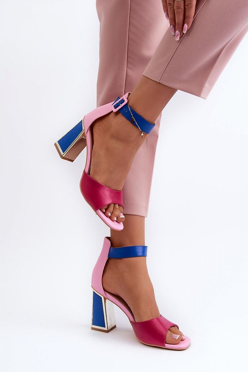 Sandalen mit Absatz Step in style