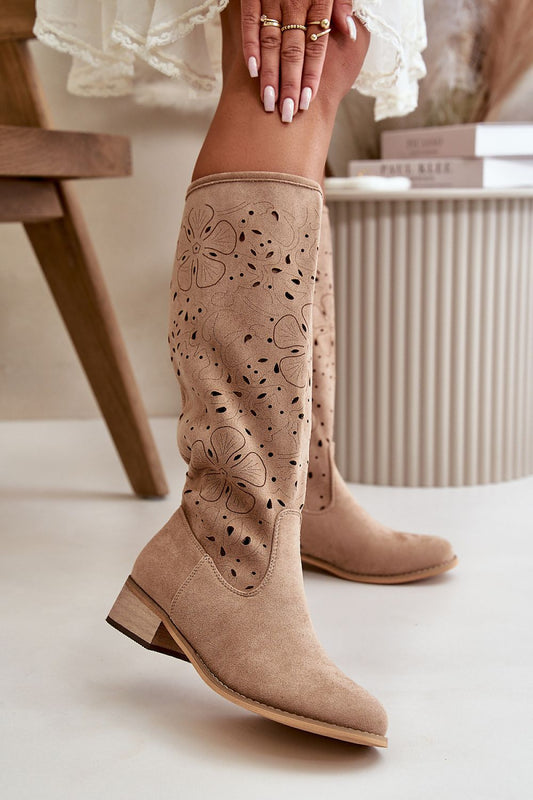 Durchbrochen Stiefel Step in style