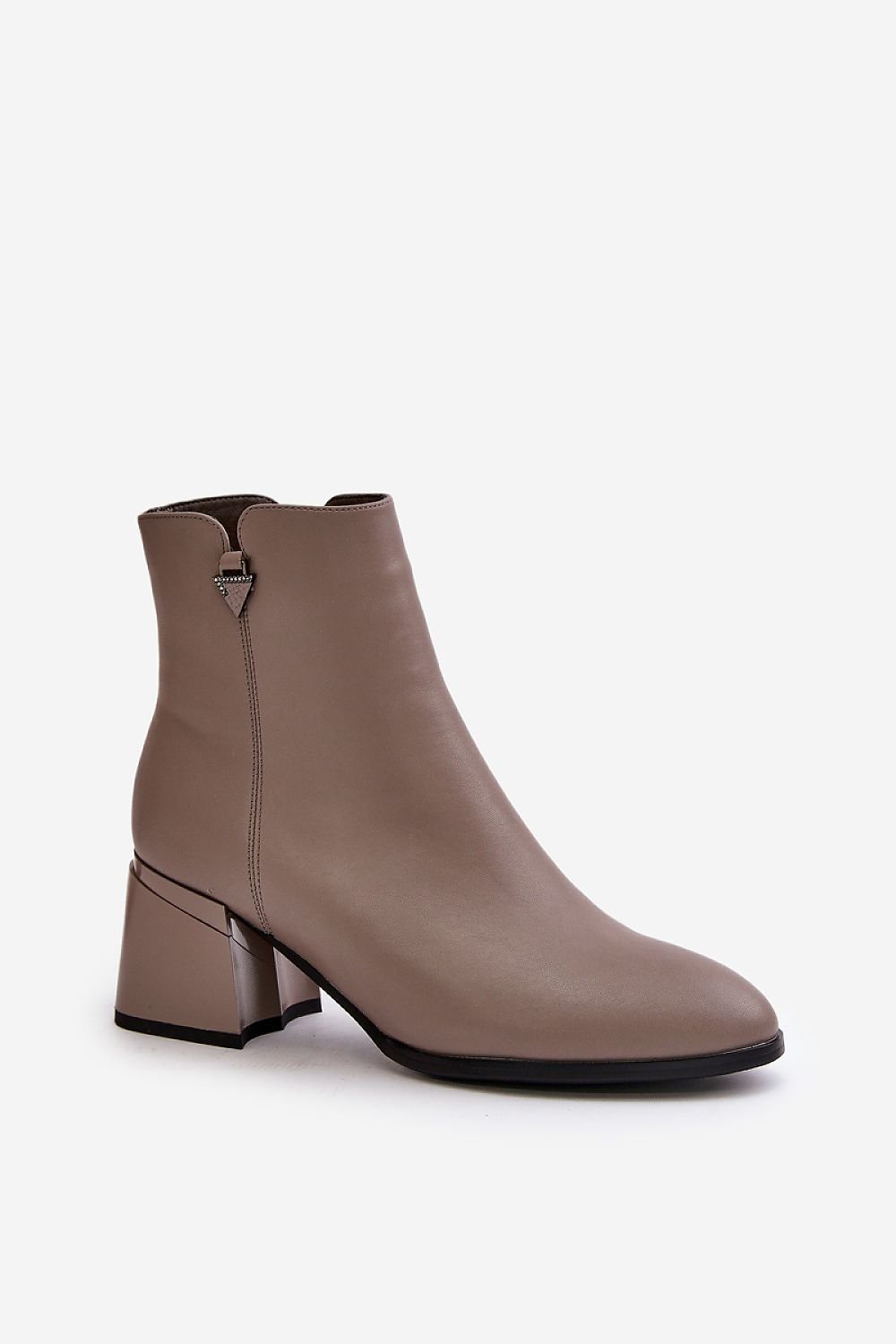 Stiefeletten mit Absatz Step in style