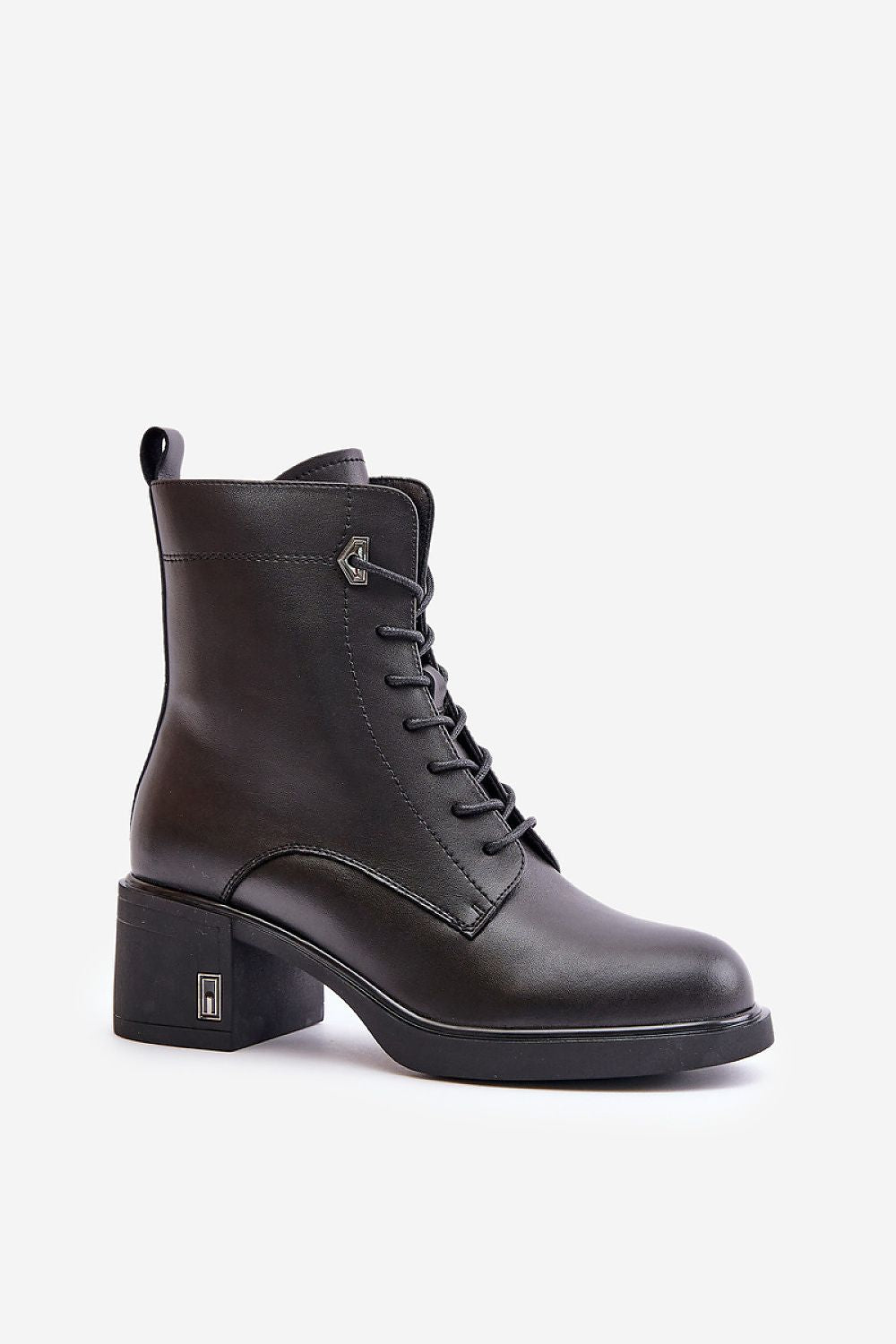 Stiefeletten mit Absatz Step in style