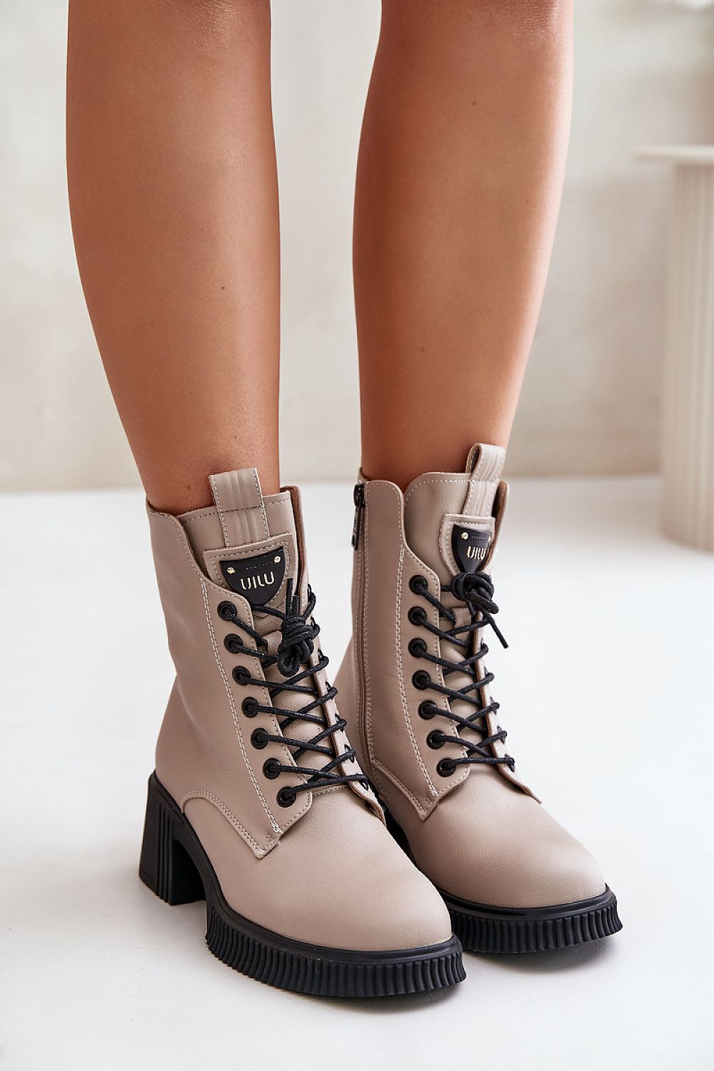 Stiefeletten mit Absatz Step in style