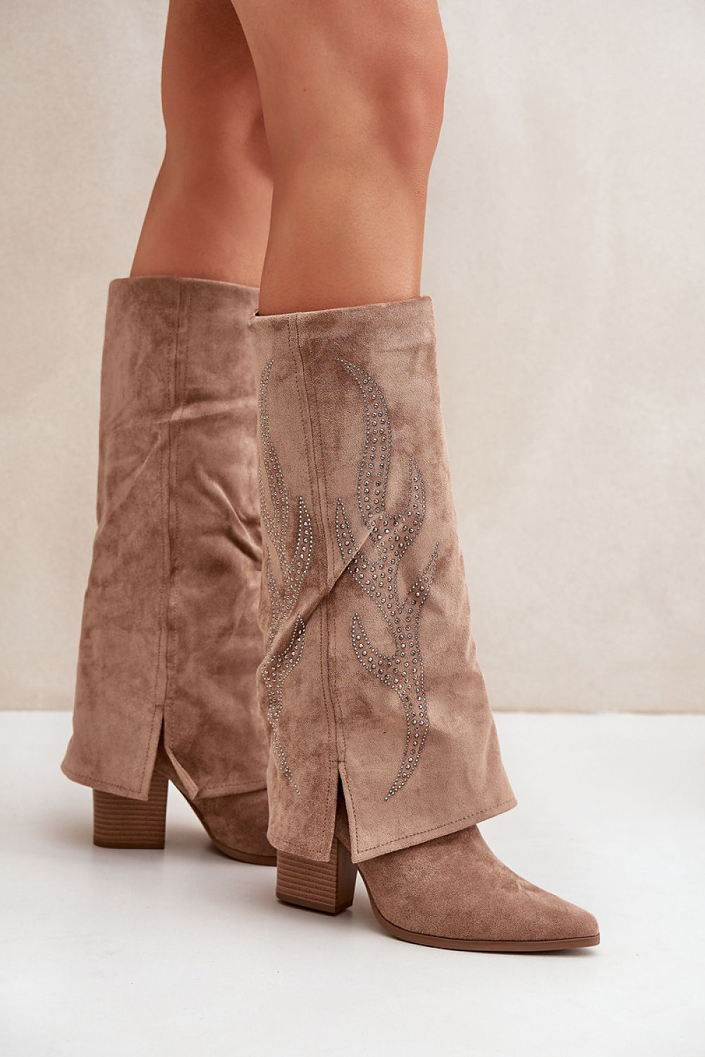 Stiefel mit Absätzen Step in style