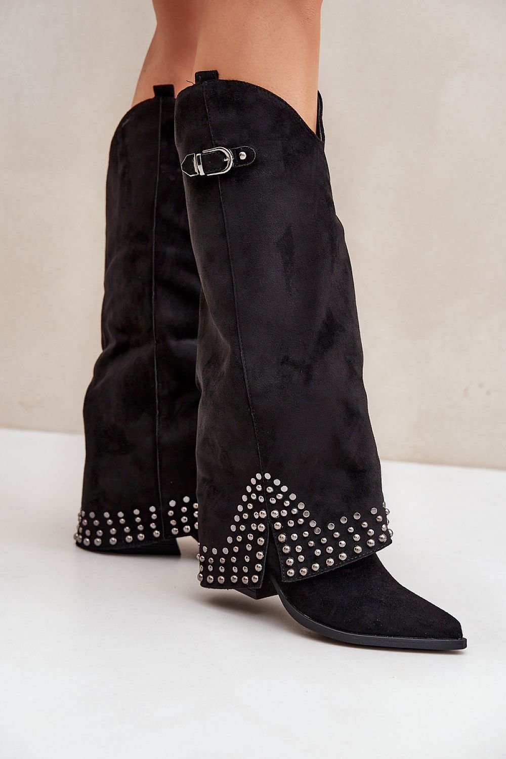 Stiefel mit Absätzen Step in style