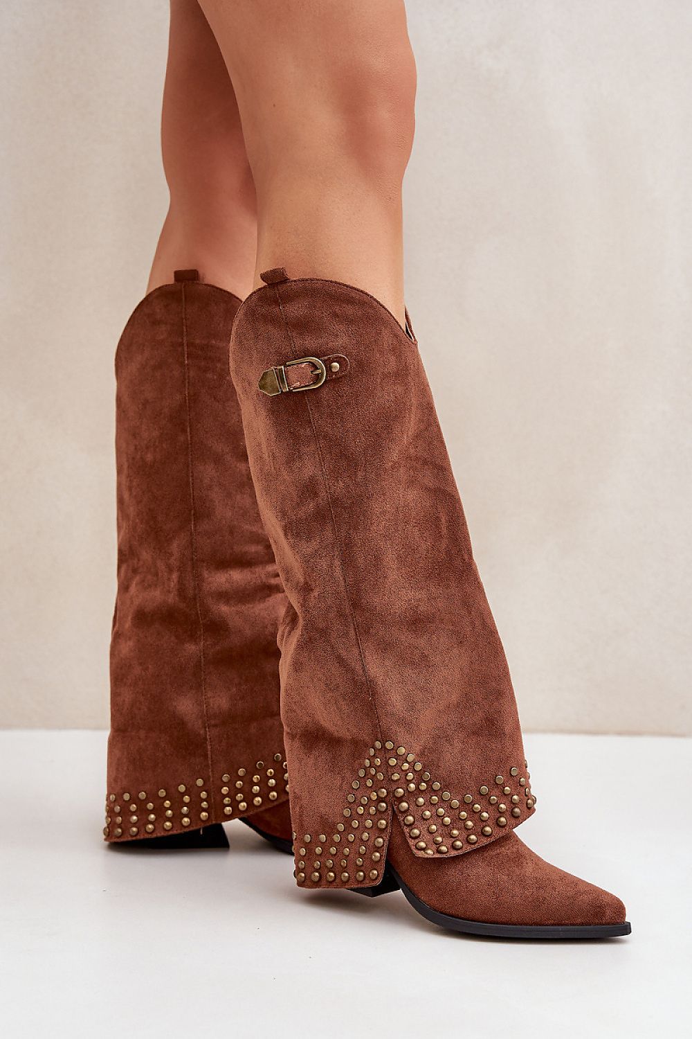 Stiefel mit Absätzen Step in style