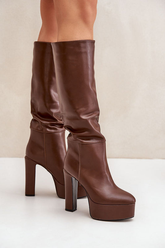 Stiefel mit Absätzen Step in style