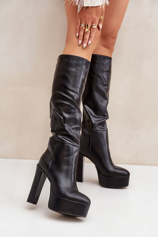 Stiefel mit Absätzen Step in style