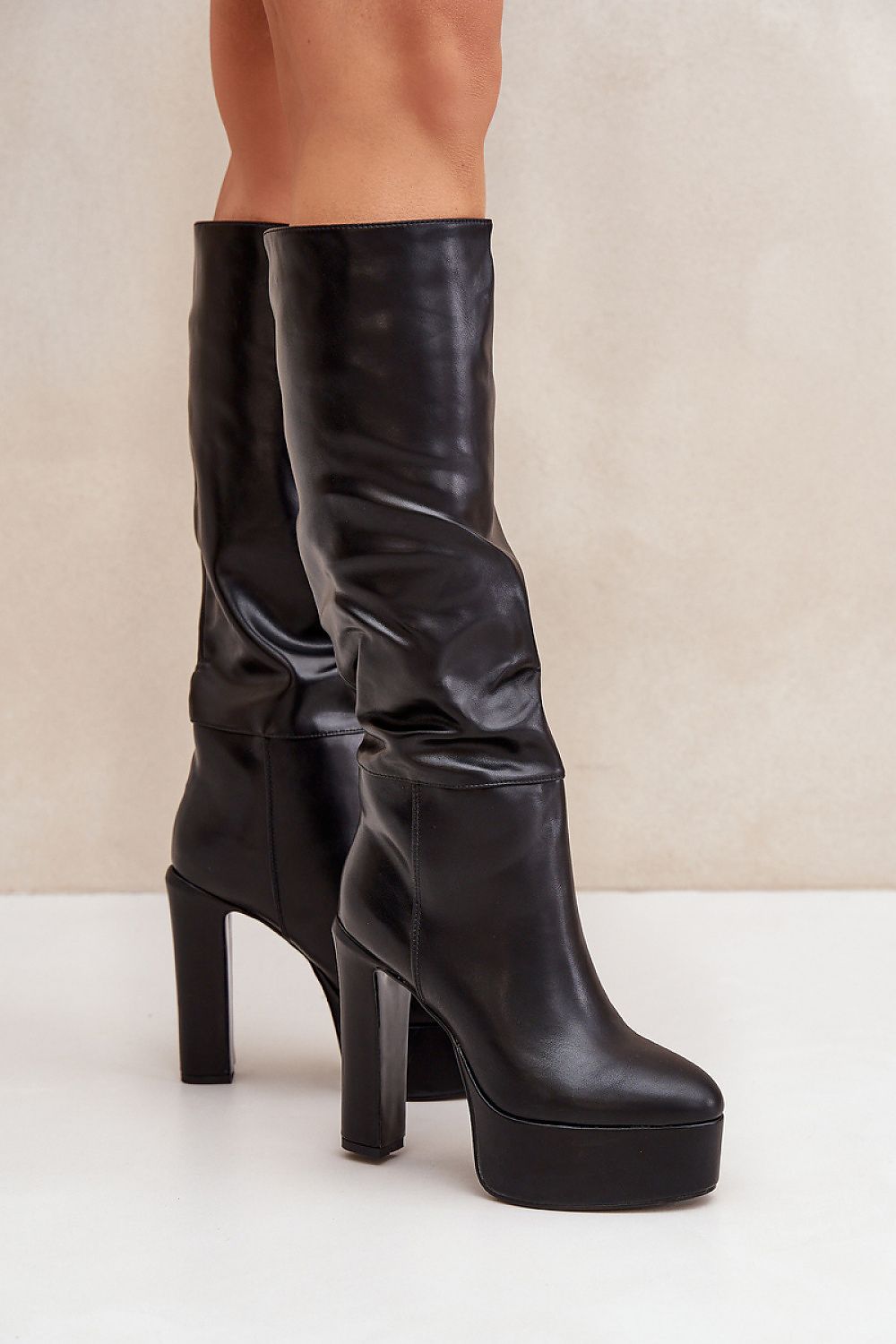 Stiefel mit Absätzen Step in style