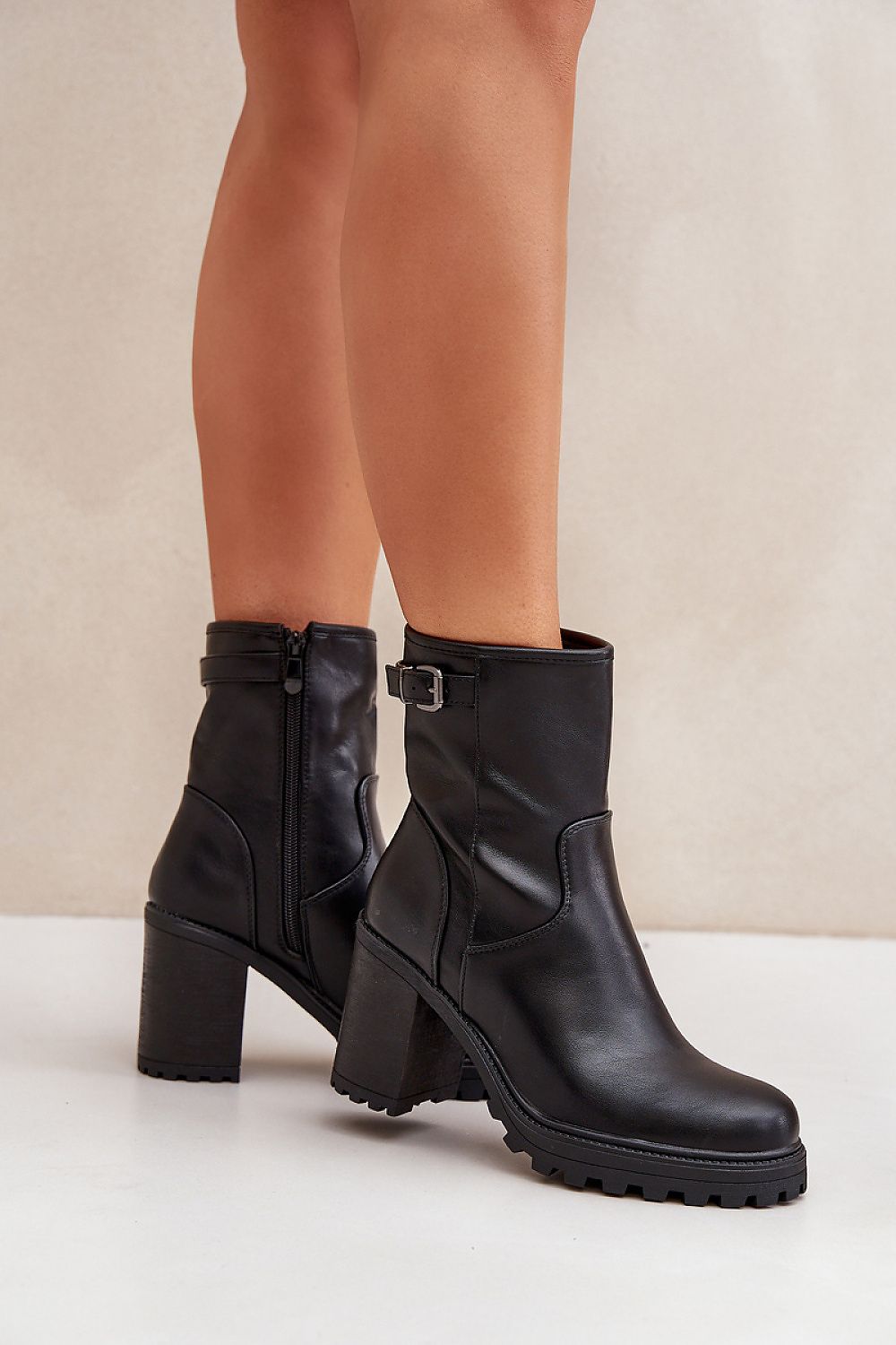 Stiefeletten mit Absatz Step in style