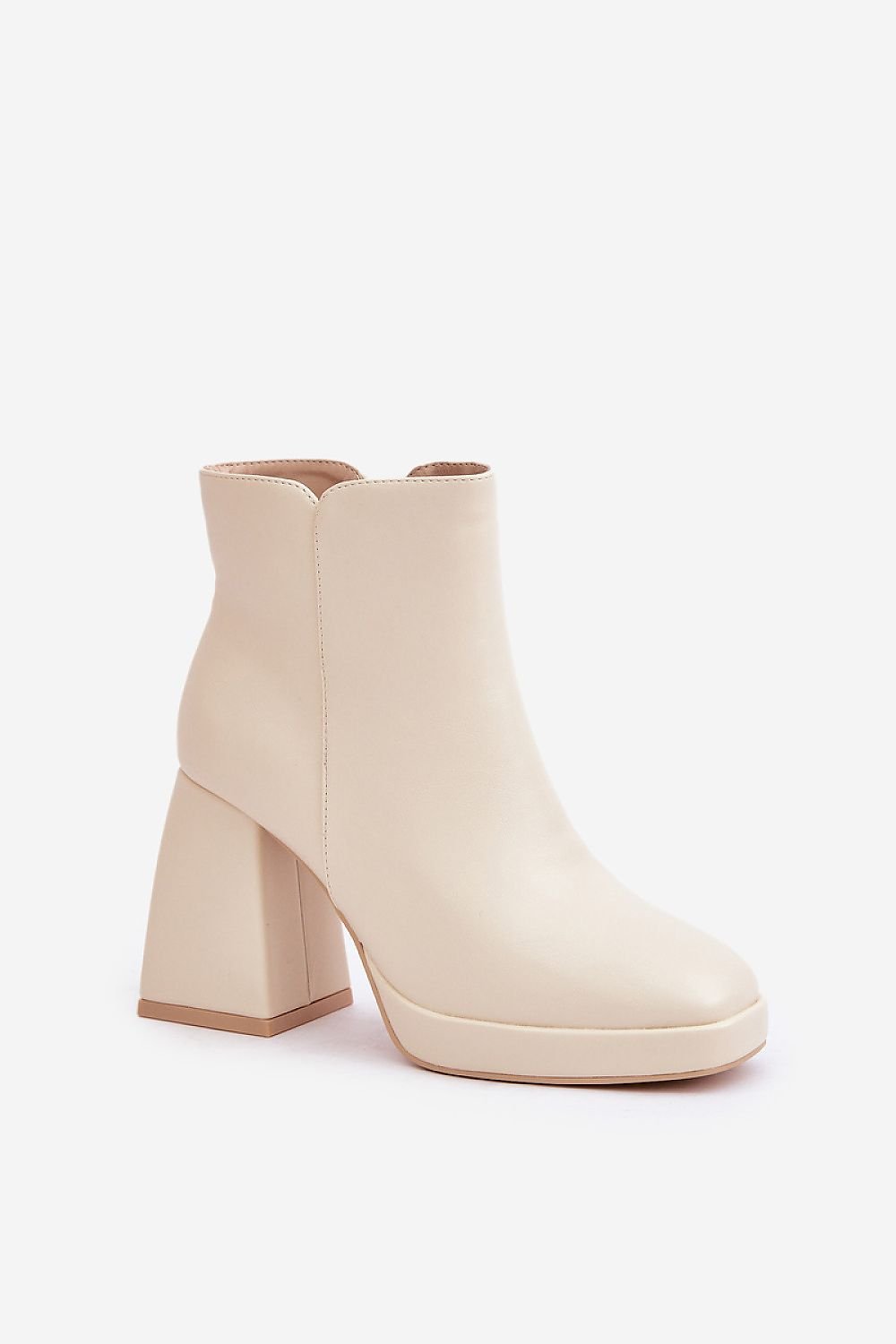 Stiefeletten mit Absatz Step in style