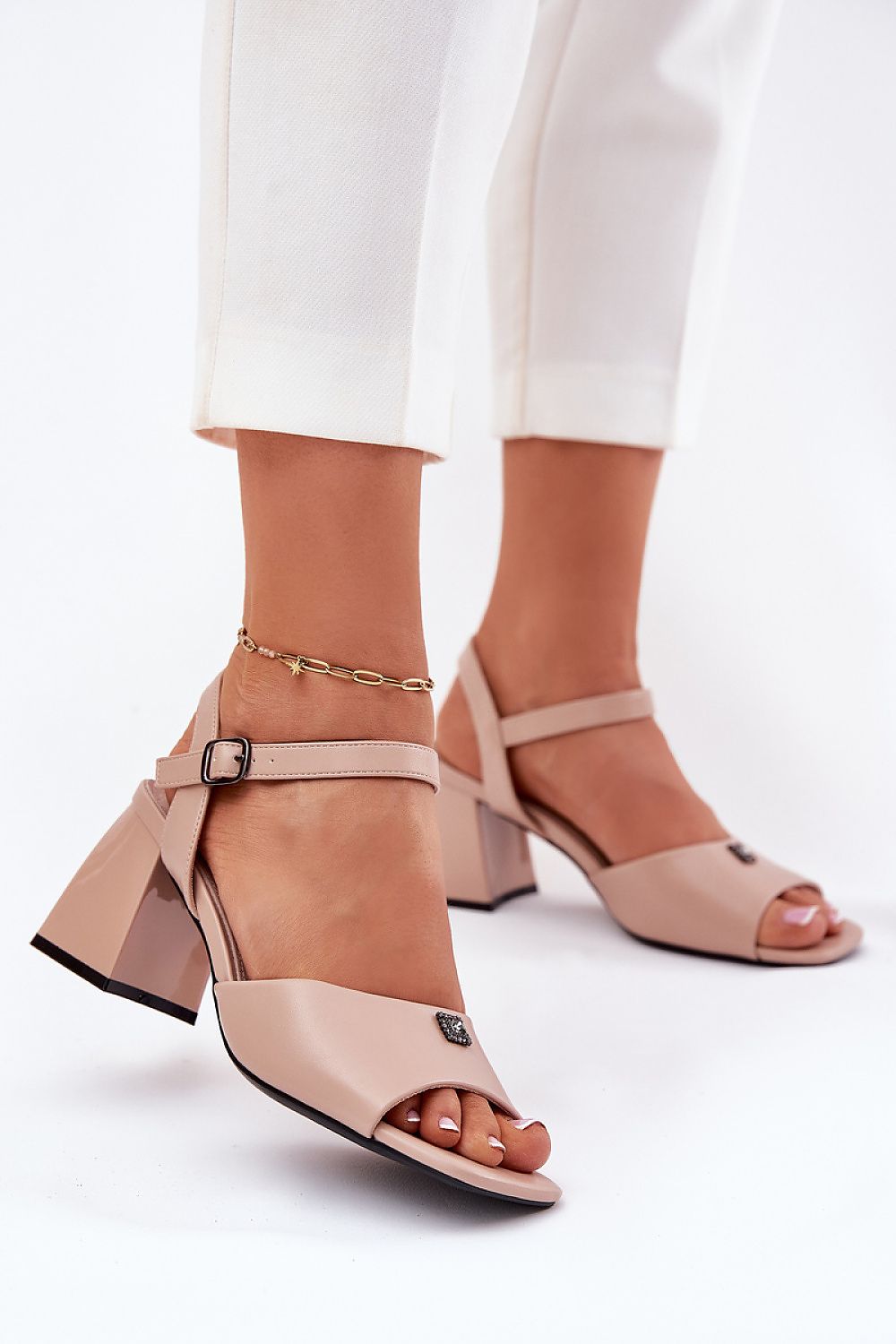 Sandalen mit Absatz model 213185 Step in style