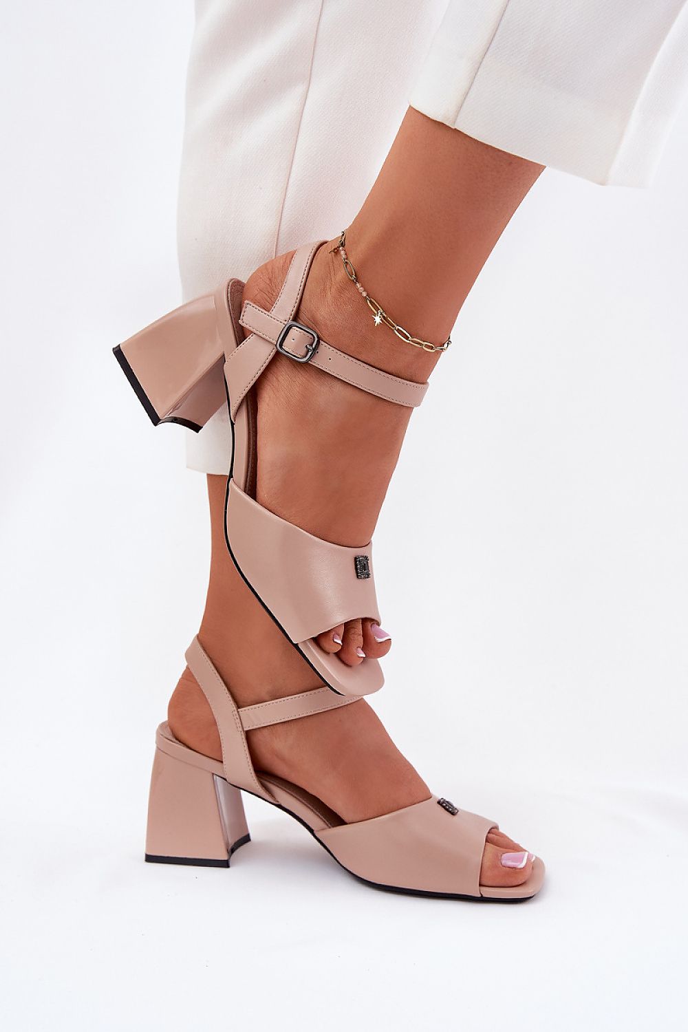 Sandalen mit Absatz model 213185 Step in style