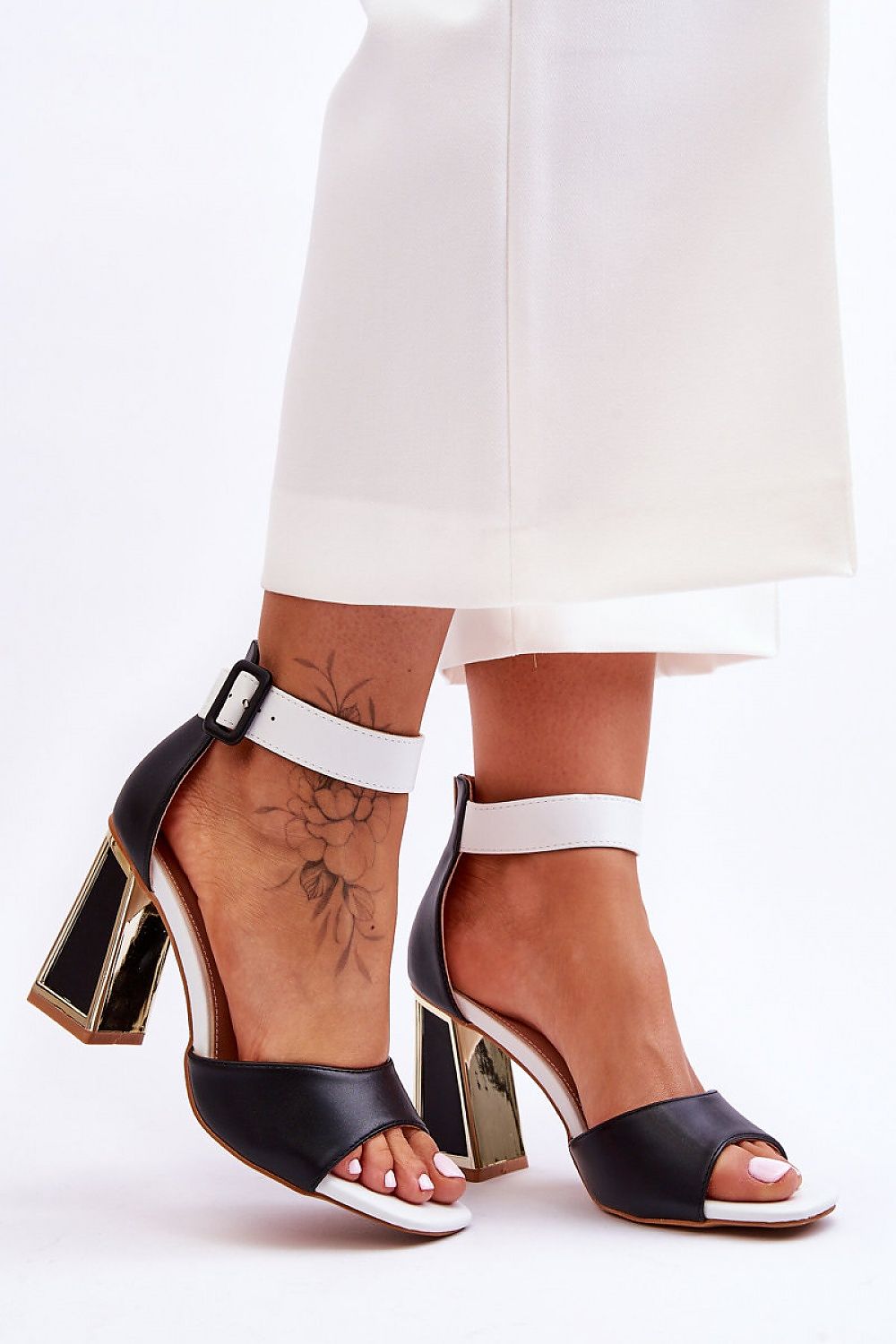Sandalen mit Absatz model 181022 Step in style