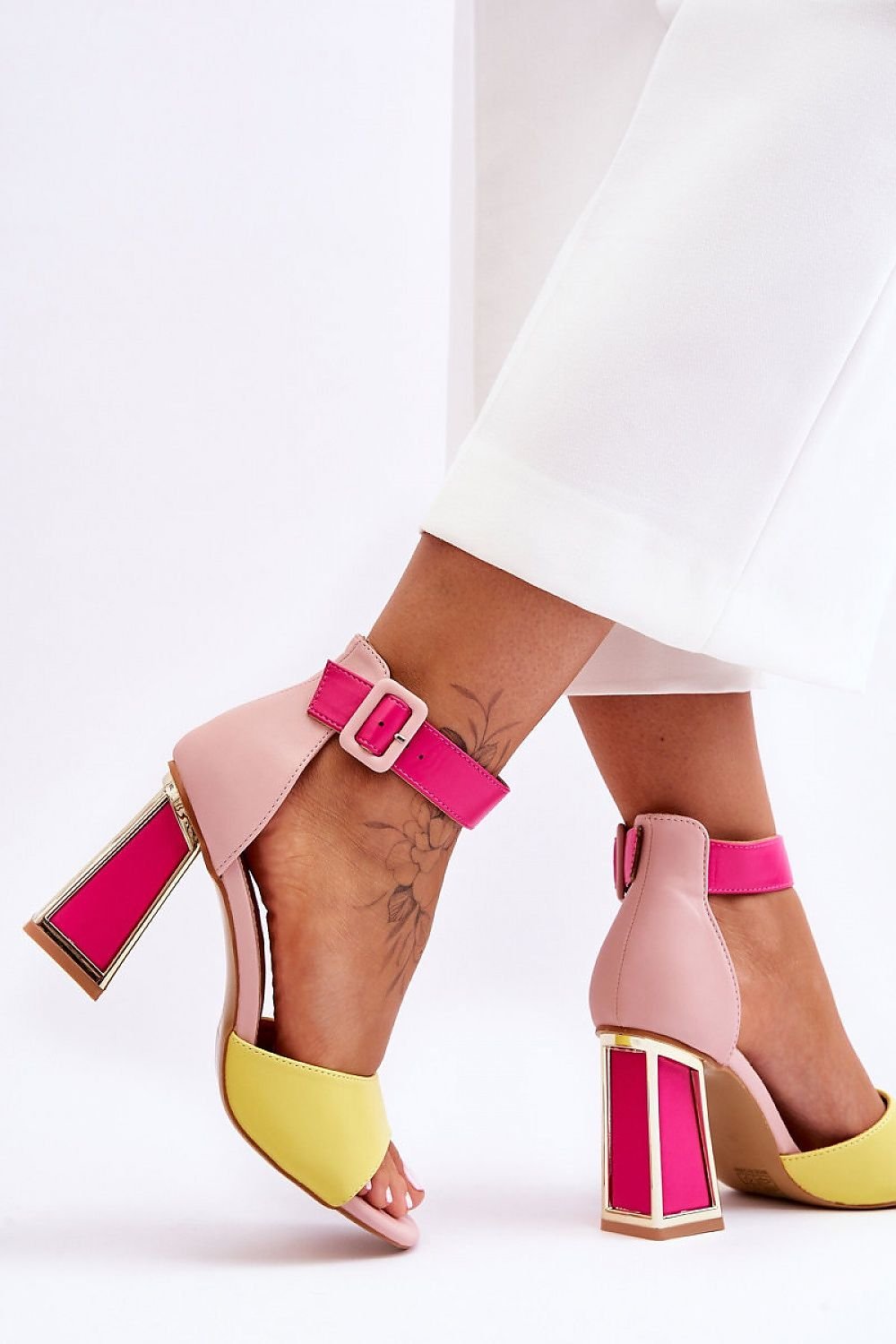 Sandalen mit Absatz model 181023 Step in style