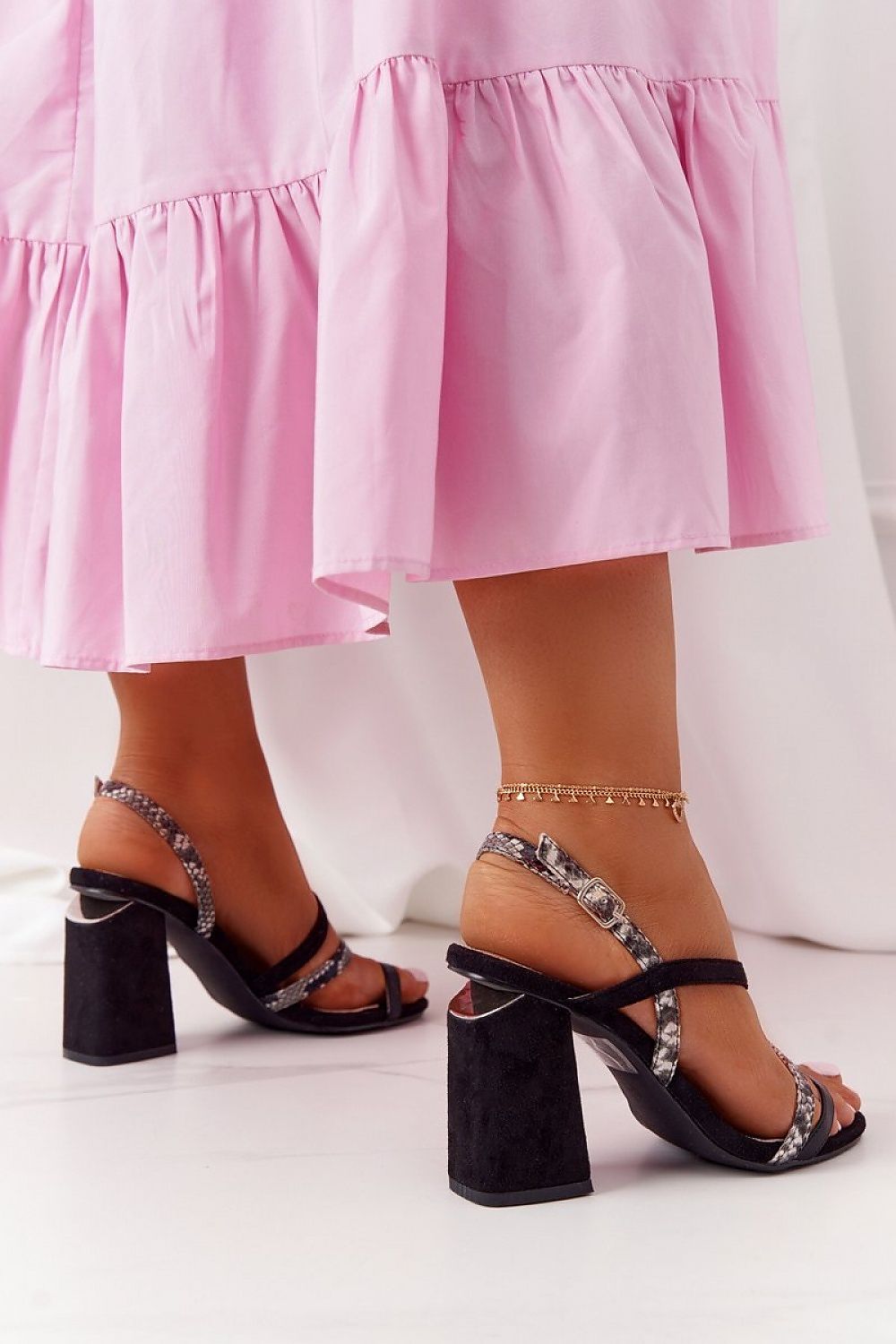 Sandalen mit Absatz Step in style