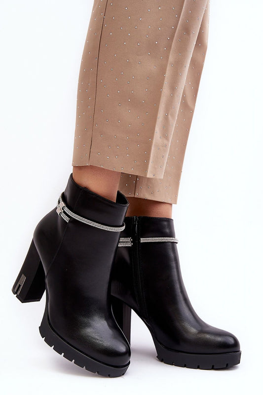 Stiefeletten mit Absatz Step in style