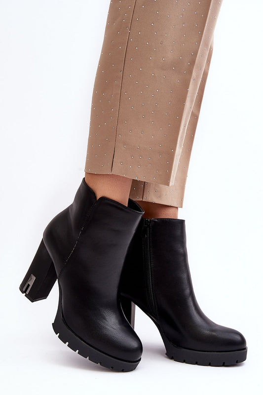 Stiefeletten mit Absatz Step in style