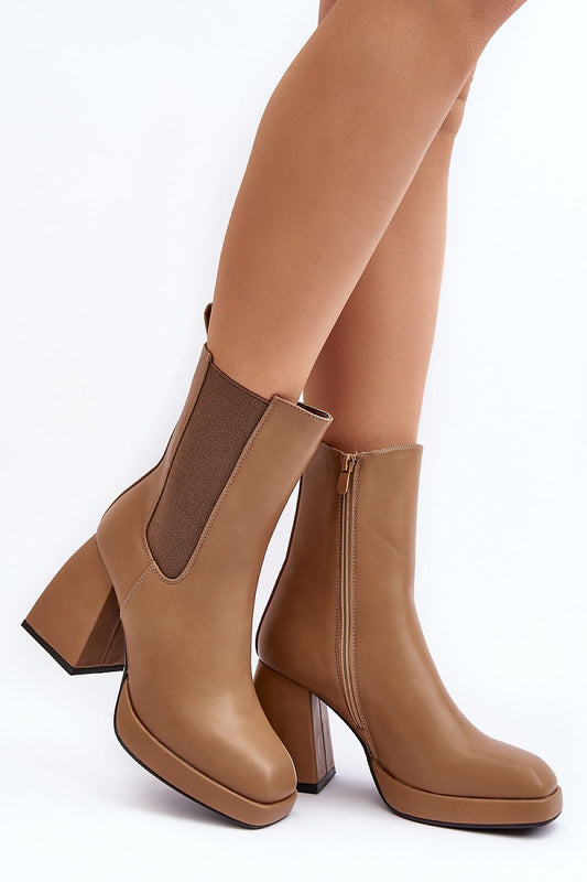 Stiefeletten mit Absatz Step in style
