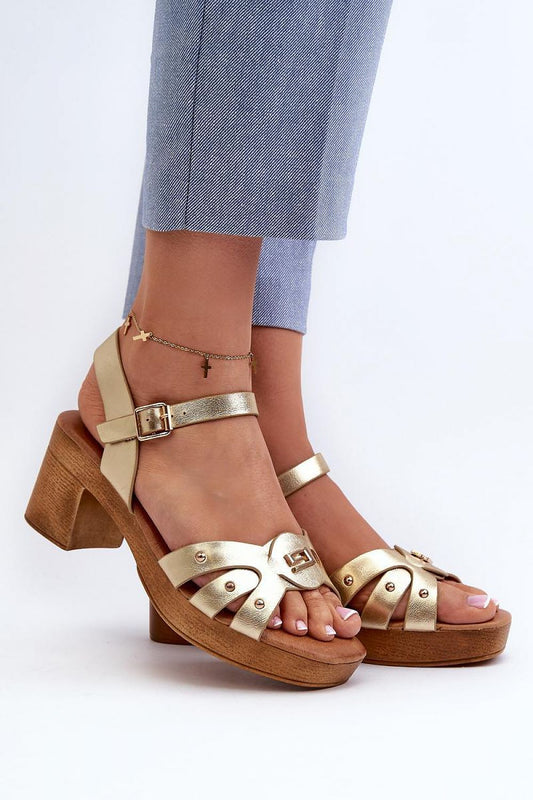 Sandalen mit Absatz Step in style
