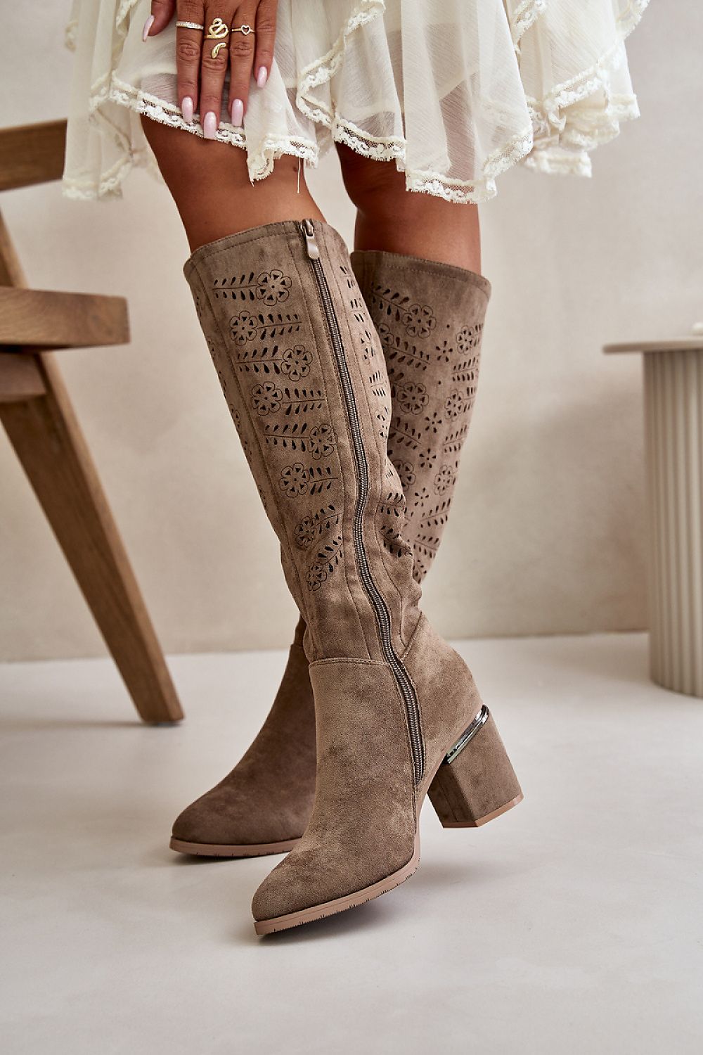 Durchbrochen Stiefel Step in style