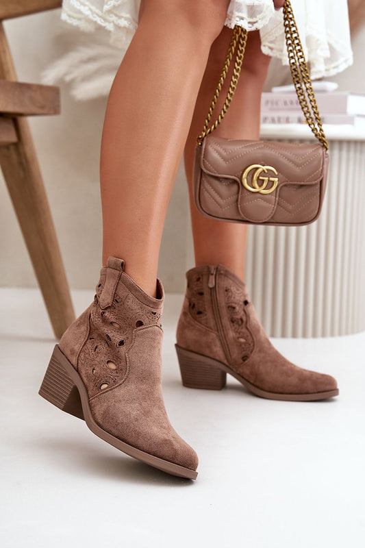 Stiefeletten mit Absatz Step in style