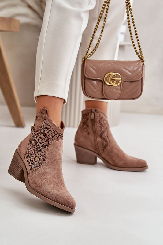 Stiefeletten mit Absatz Step in style