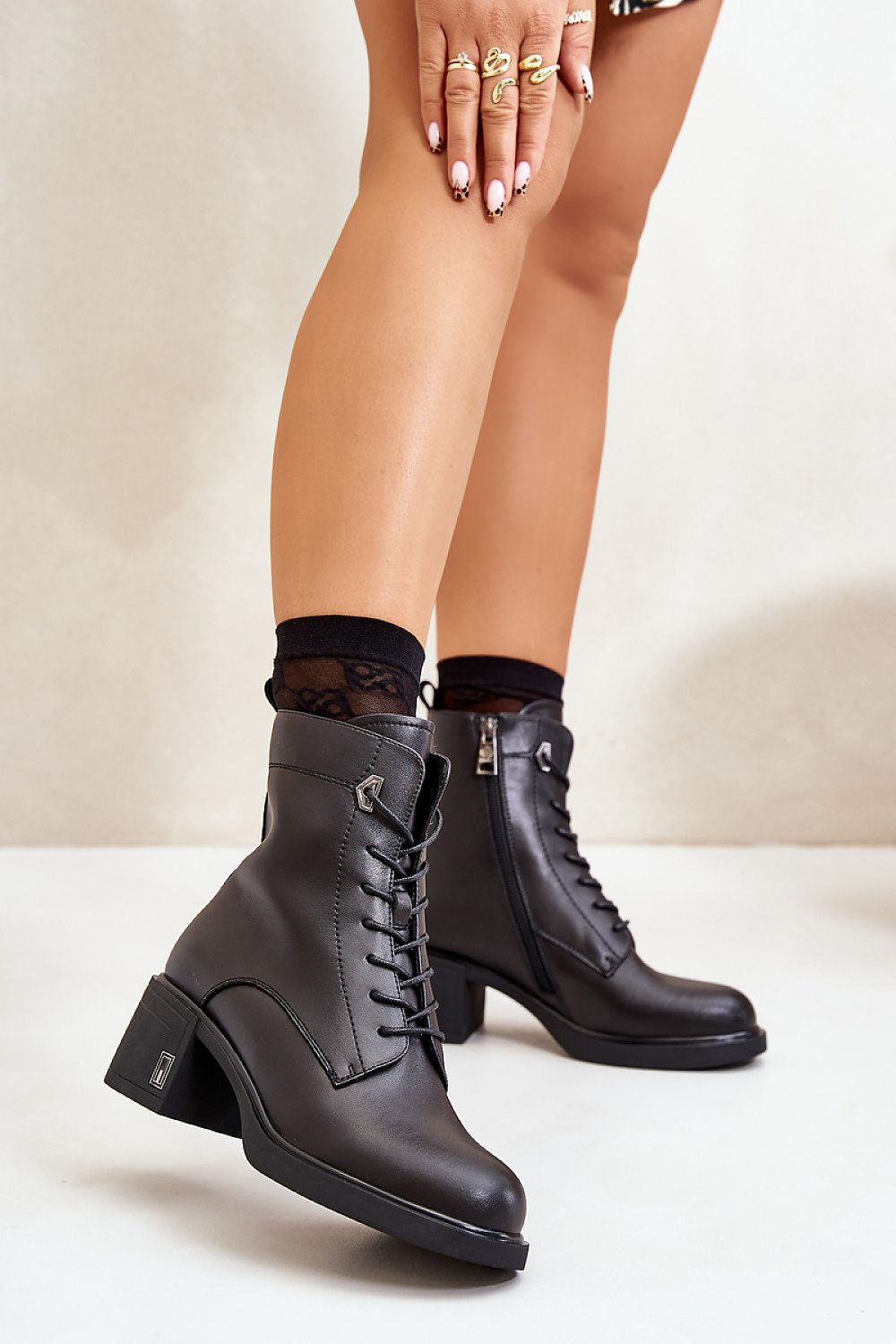 Stiefeletten mit Absatz Step in style