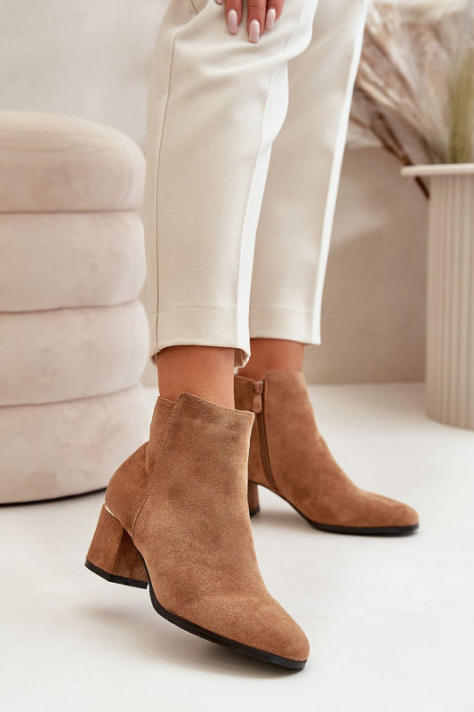 Stiefeletten mit Absatz Step in style