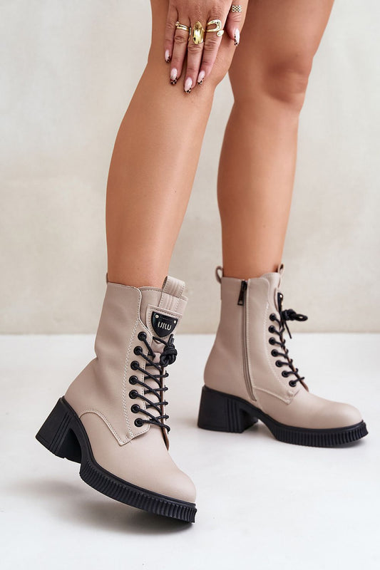 Stiefeletten mit Absatz Step in style