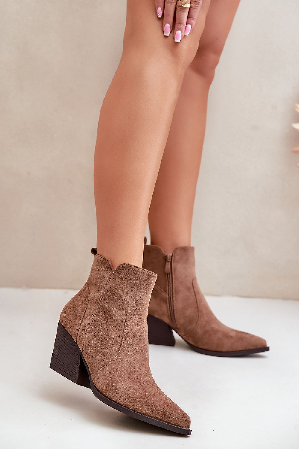 Stiefeletten mit Absatz Step in style