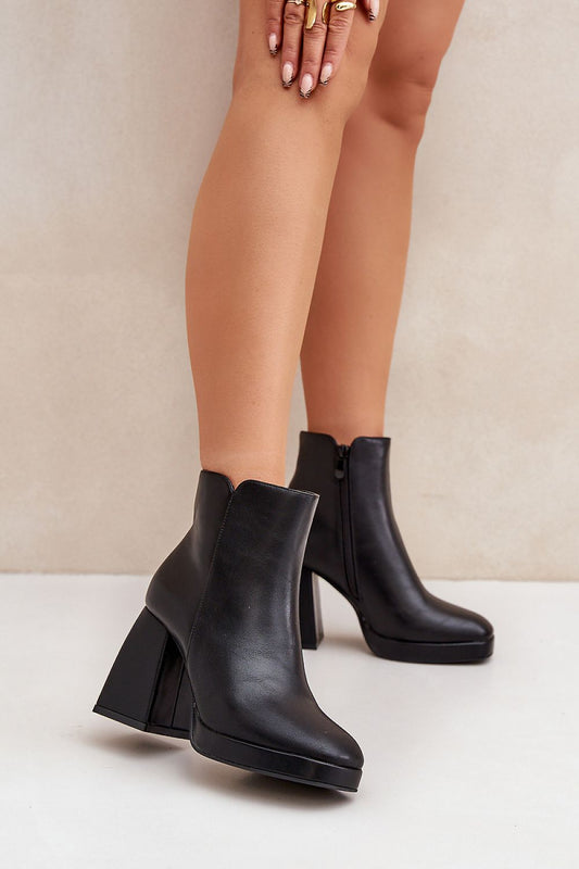 Stiefeletten mit Absatz Step in style