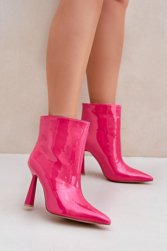 Stiefeletten mit Absatz Step in style