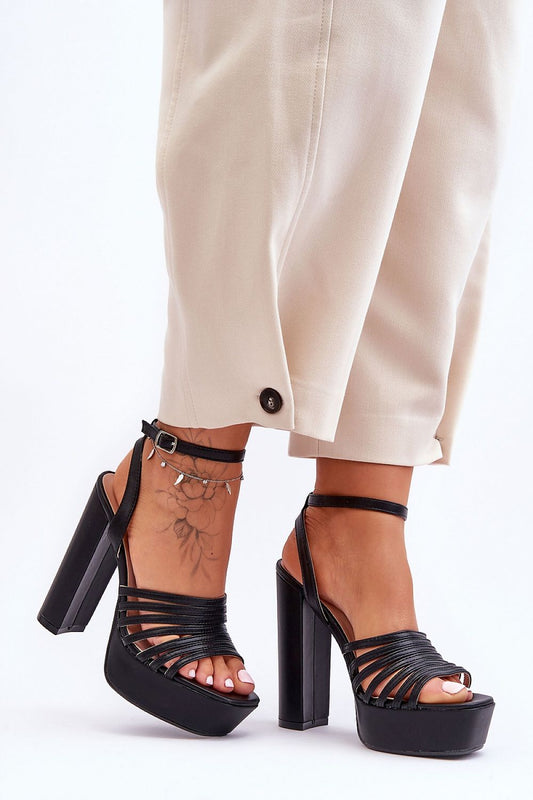 Sandalen mit Absatz Step in style